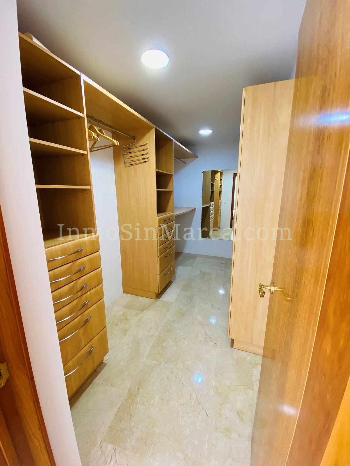 Detached Villa For Sale In Benalmadena_11