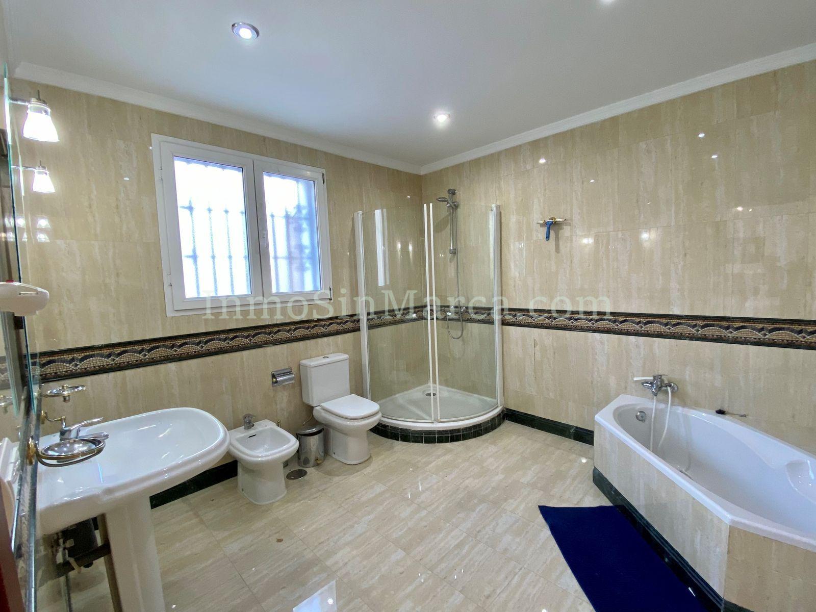 Detached Villa For Sale In Benalmadena_15