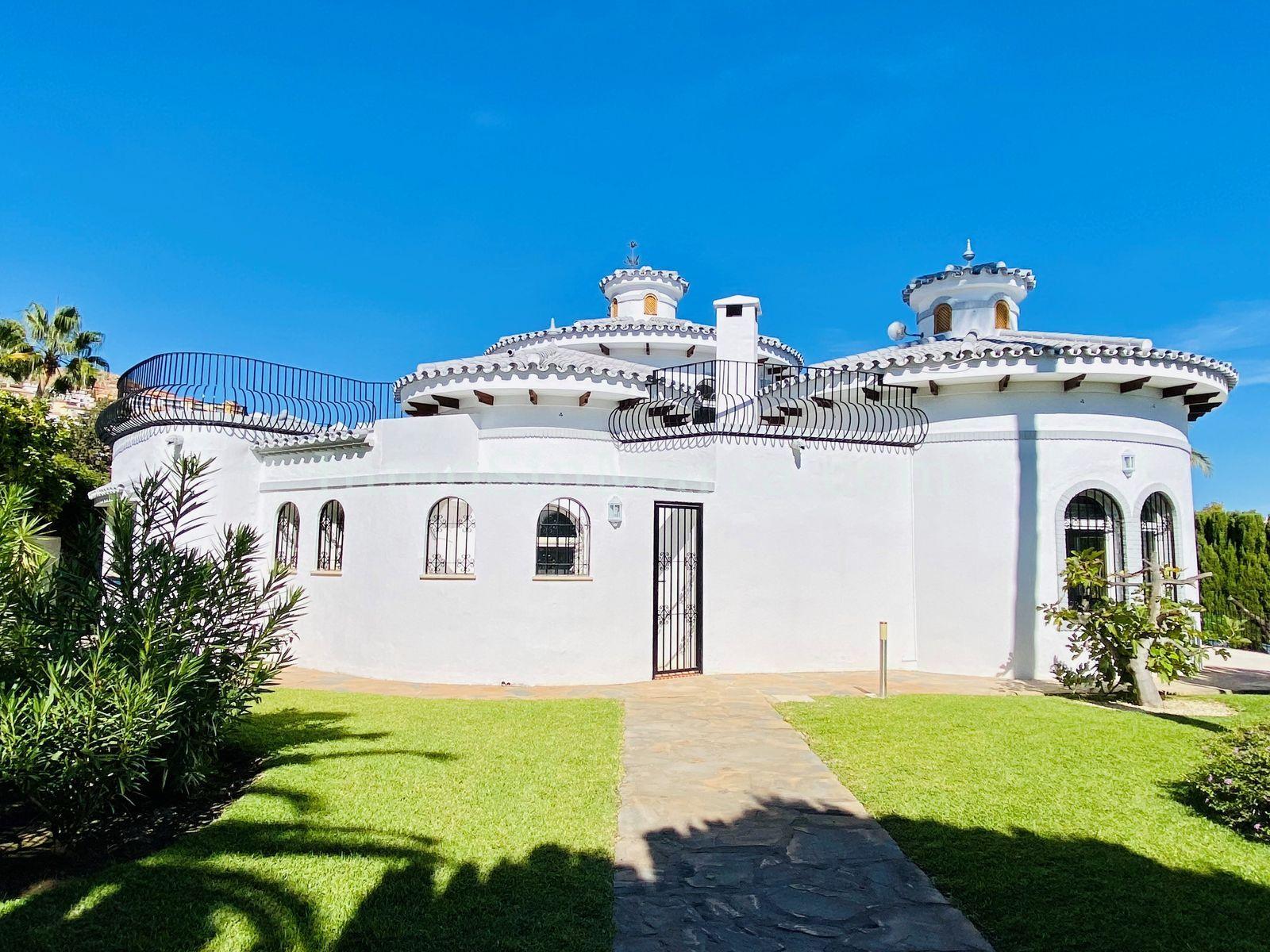 Detached Villa For Sale In Benalmadena_3